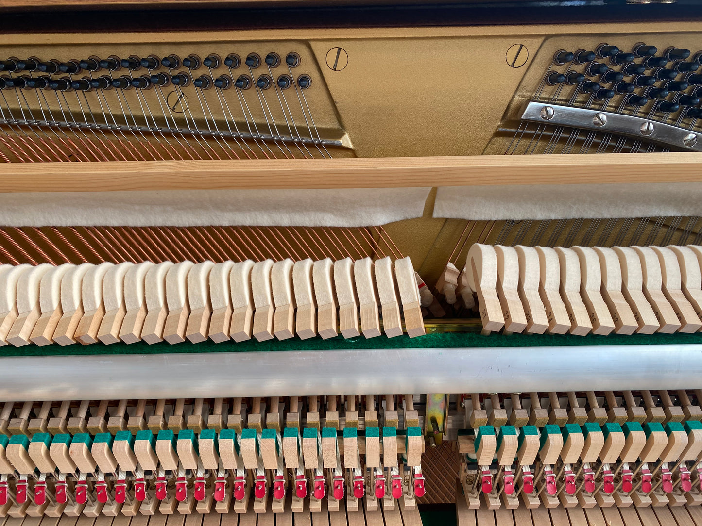 Pianino Yamaha Eterna