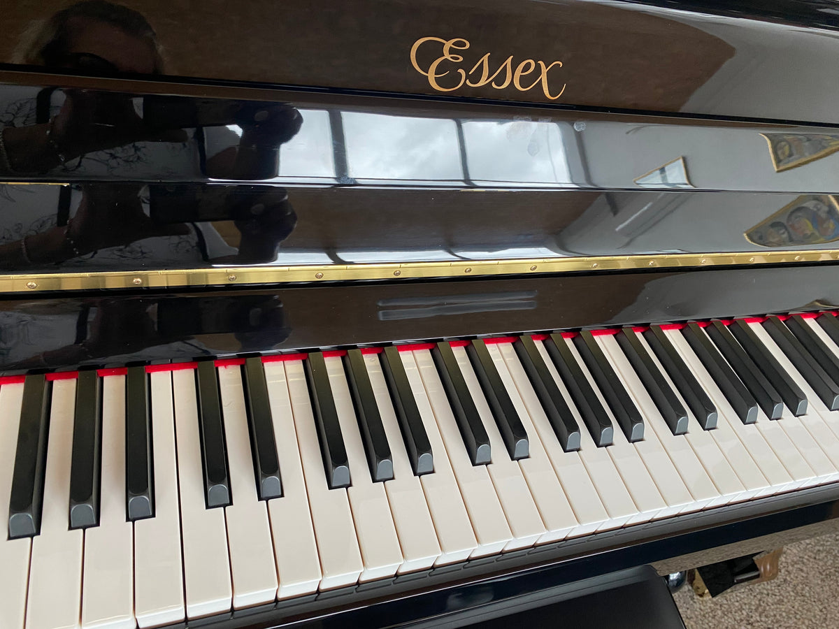 Pianino Essex - Steinway & Son