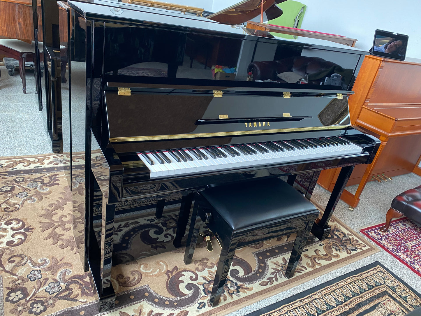 YAMAHA B3