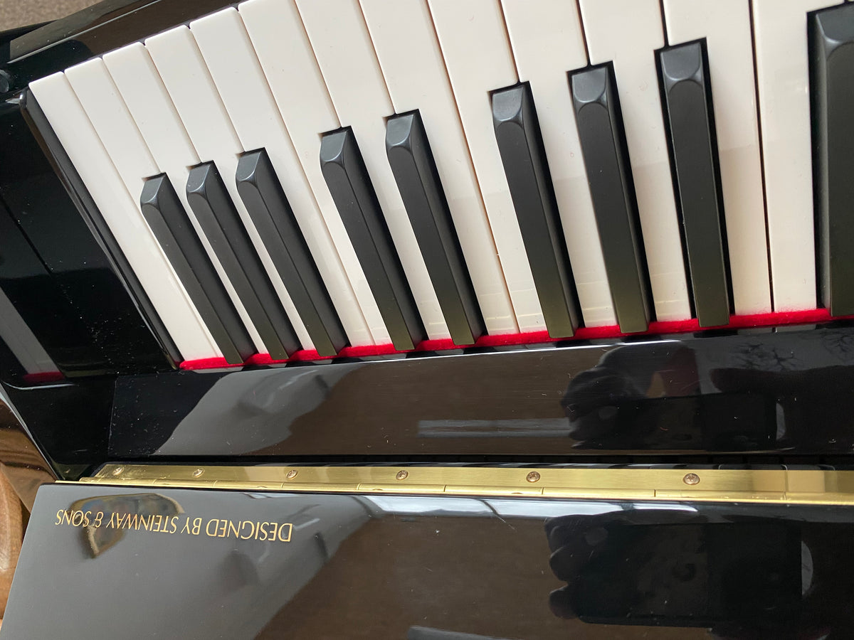 Pianino Essex - Steinway & Son