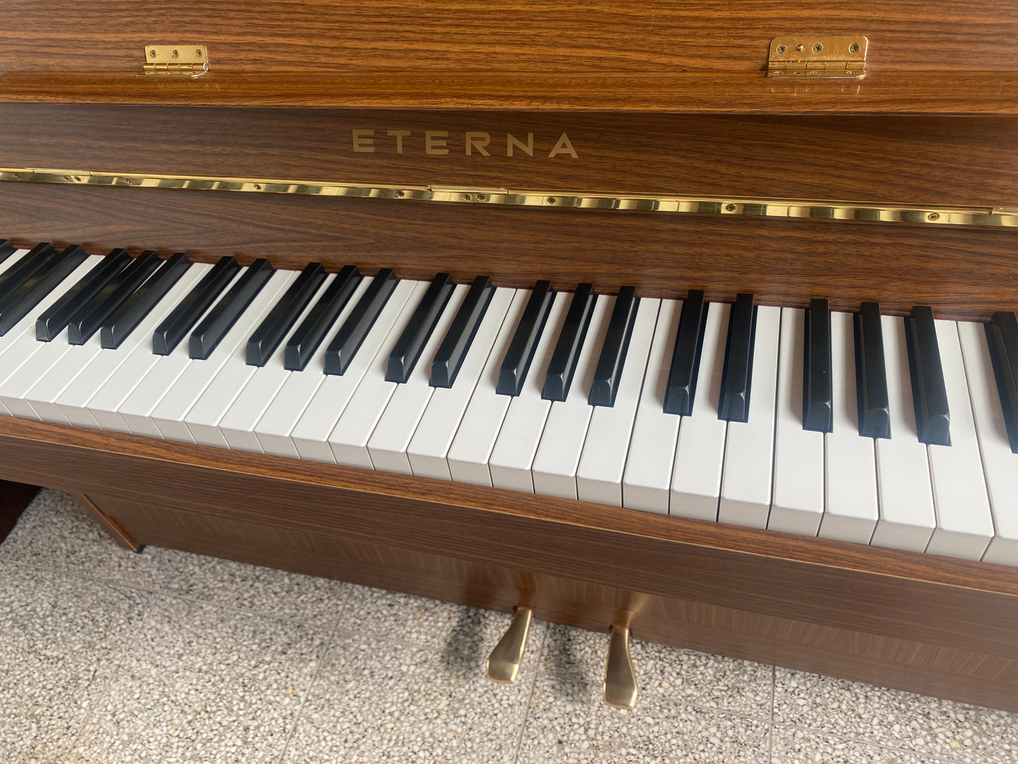 Pianino Yamaha Eterna