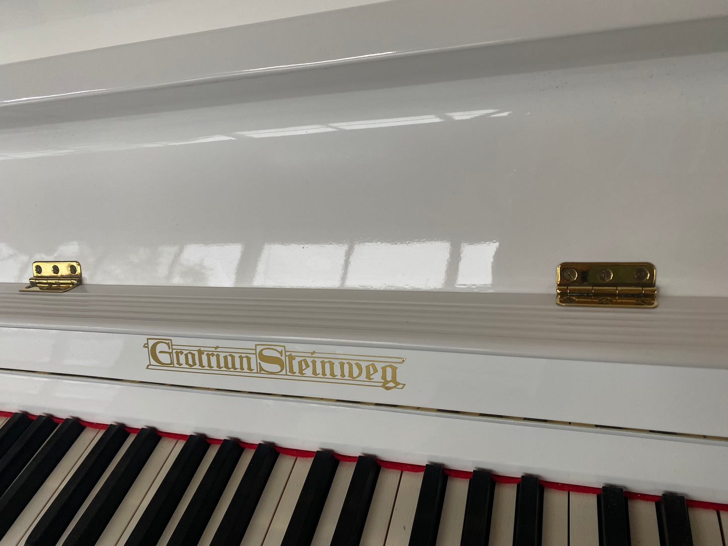PIANINO GROTIAN STEINWEG