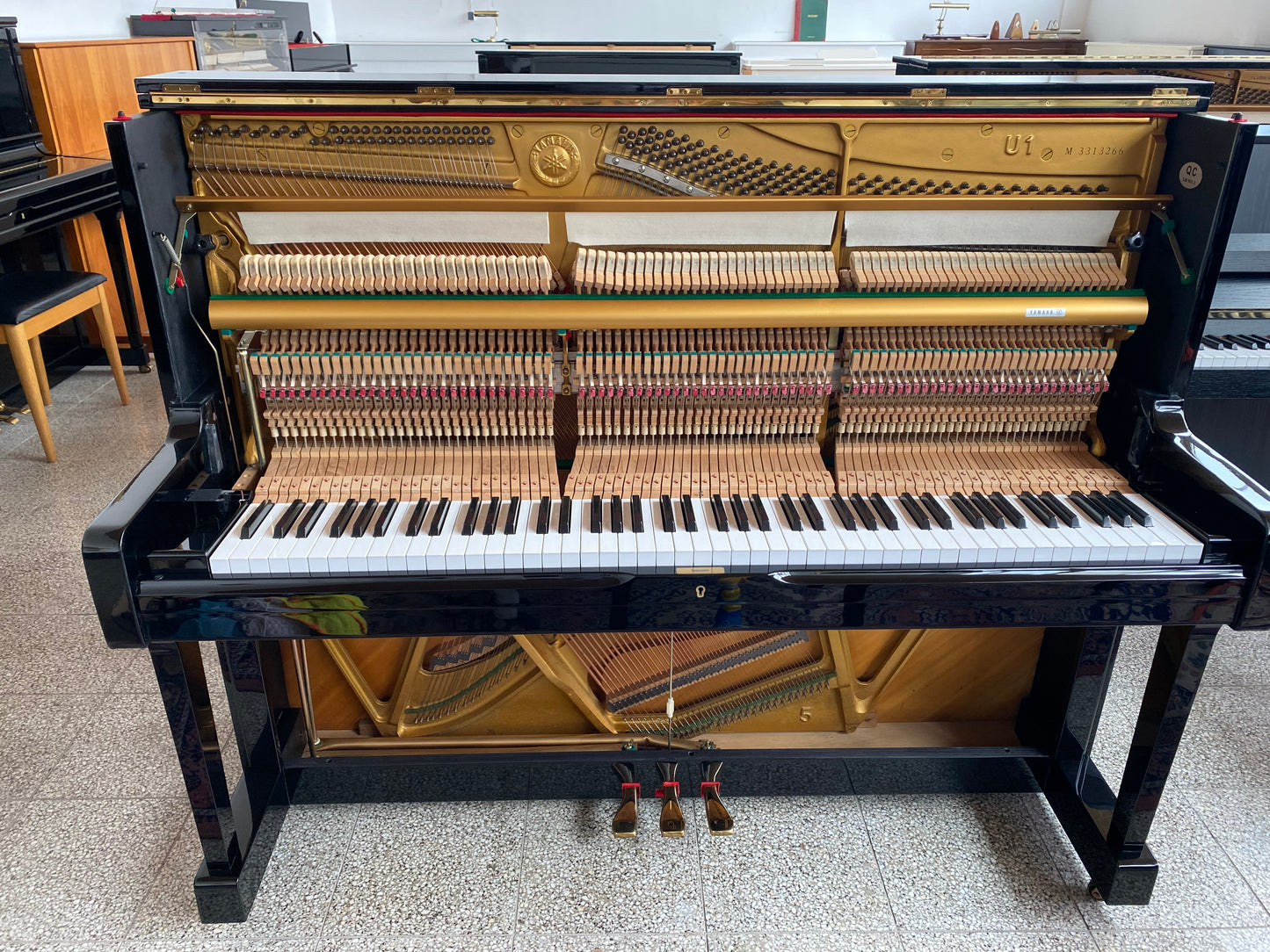 Pianino Yamaha U1