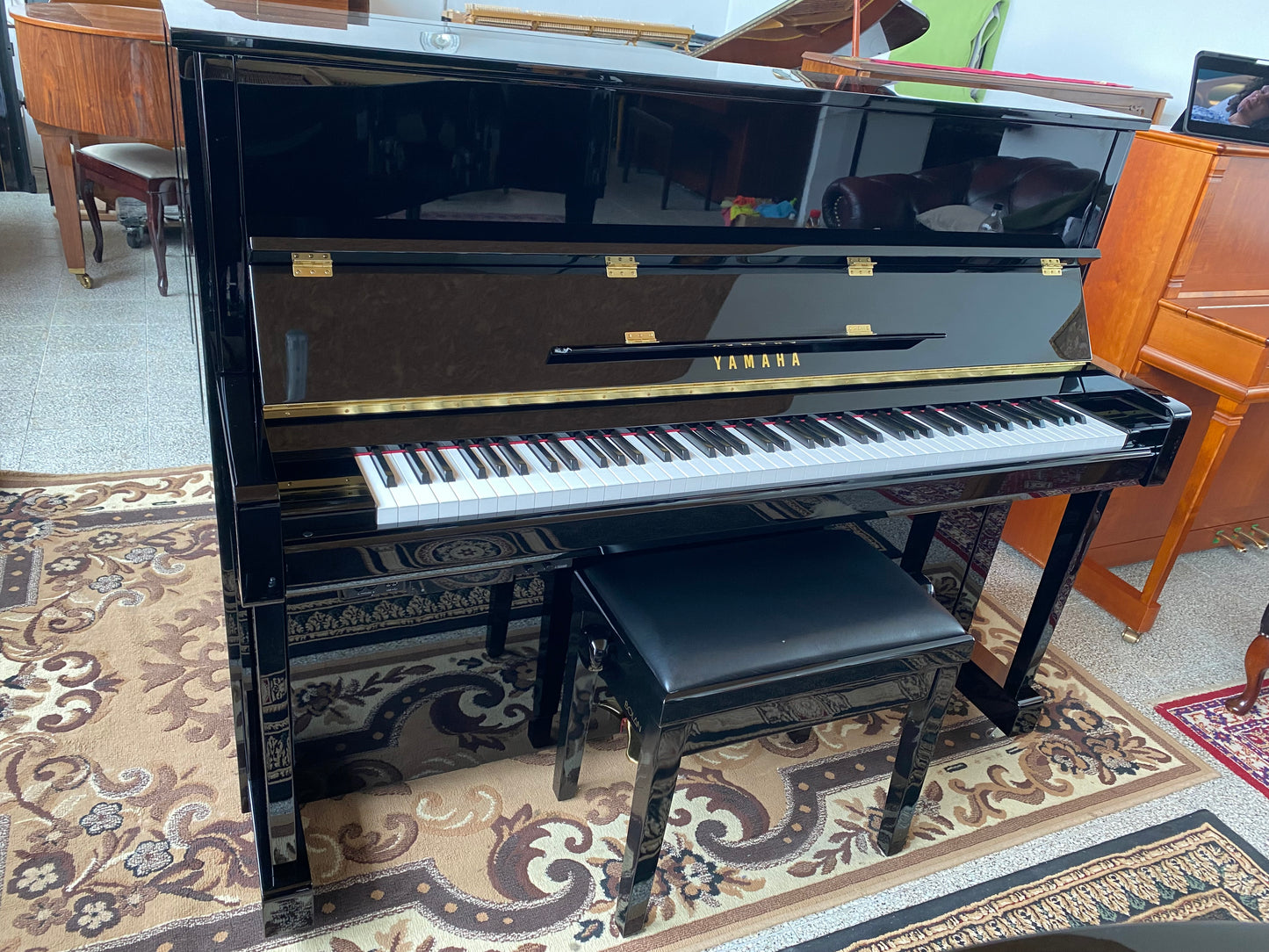 YAMAHA B3