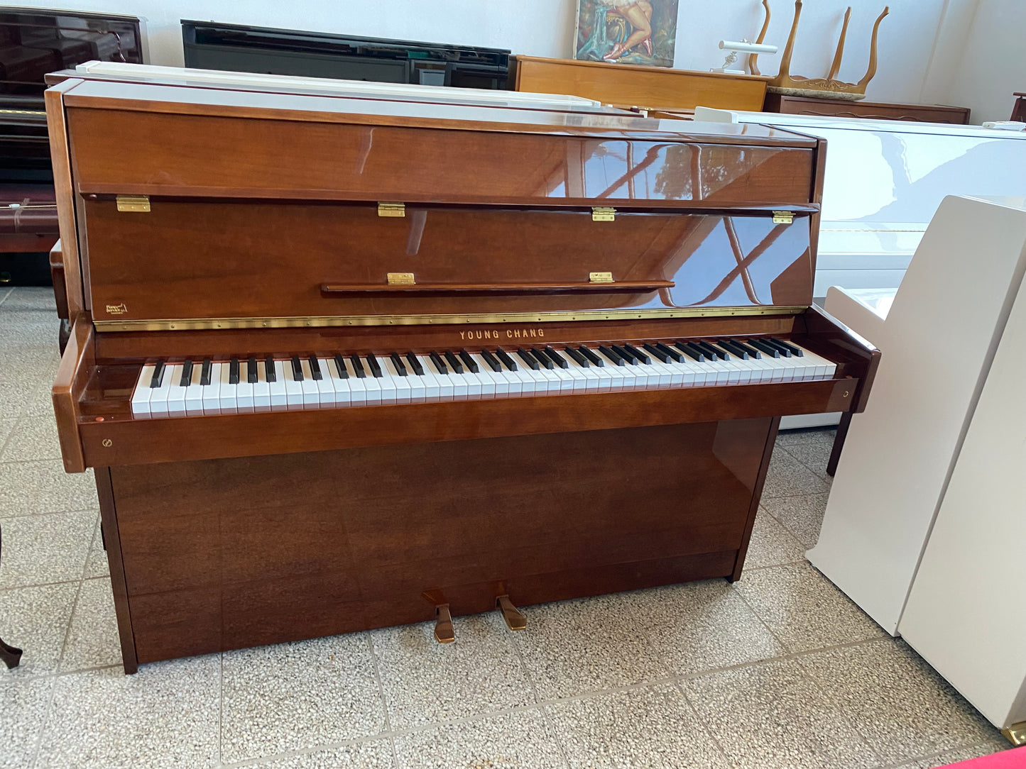 PIANINO YOUNG CHANG