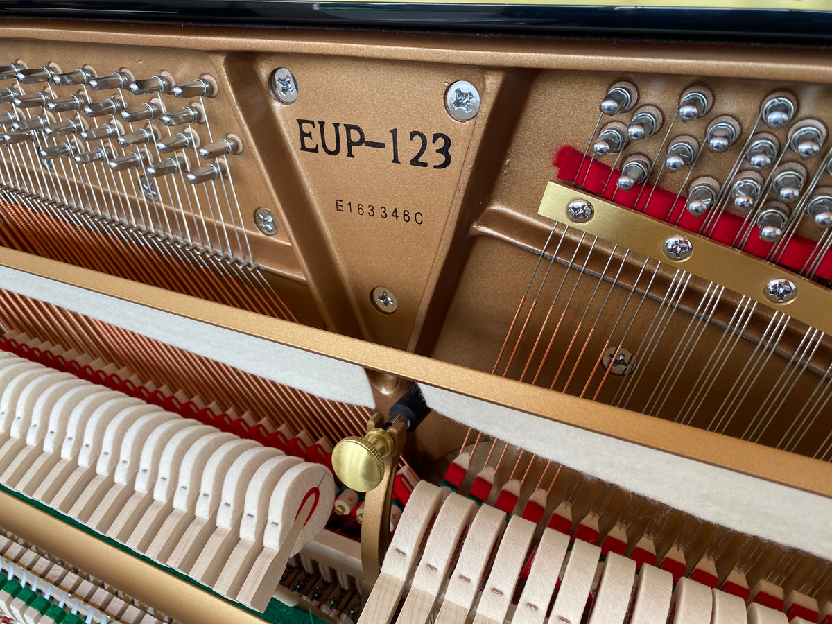 Pianino Essex - Steinway & Son