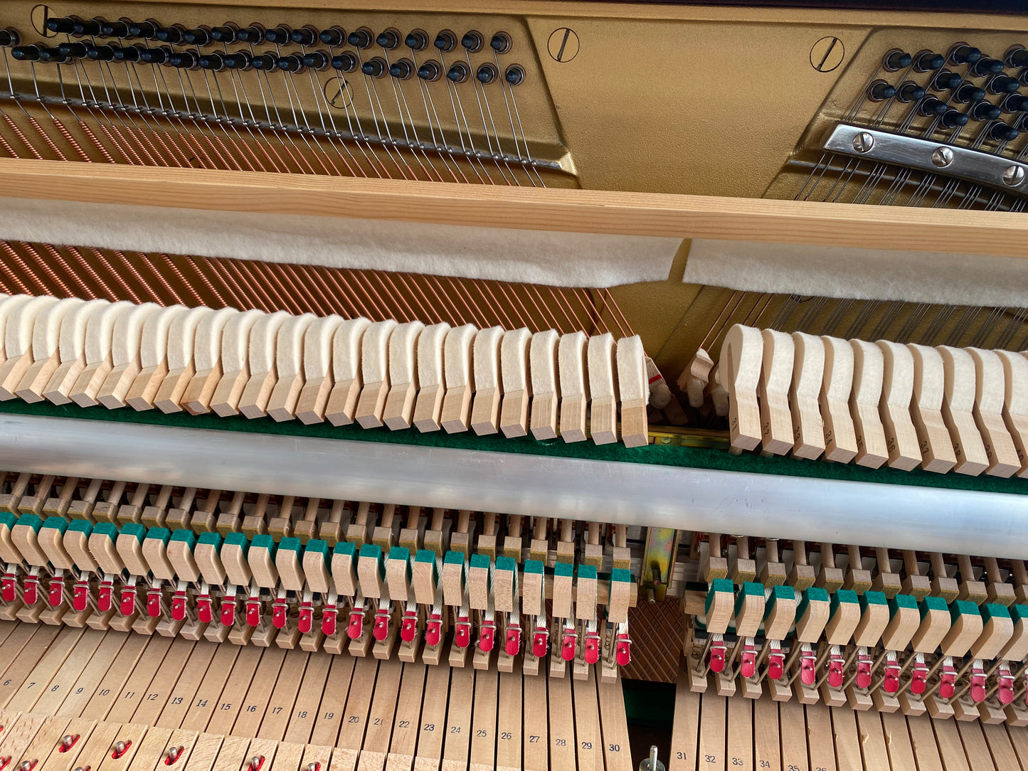 Pianino Yamaha Eterna