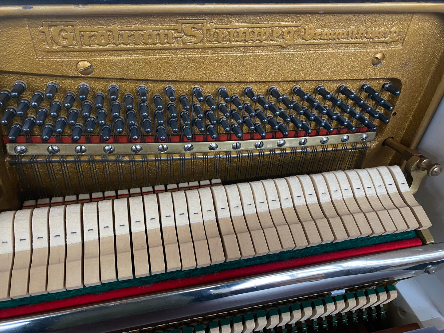 PIANINO GROTIAN STEINWEG